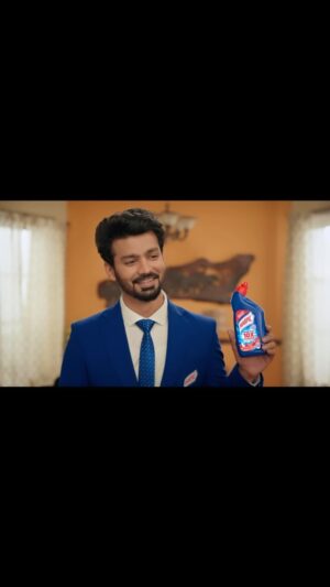 Mahat Raghavendra Instagram - “Guys! Amongst the many good habits I have , Keeping my toilet sparkling clean with @harpic_india Harpic Toilet Cleaner , tops the list! ✨Just how, we never miss taking a bath, brushing our teeth, and keeping our house clean, in the same way, we should keep our toilet clean too, every single day 😊 I love being associated with India’s No.1 toilet cleaner - Harpic! Check out my new ad for Best Ever Harpic! It’s 5 minute cleaning action, makes every toilet sparkling clean & refreshingly fragrant ✨Have you got this good habit home yet ?