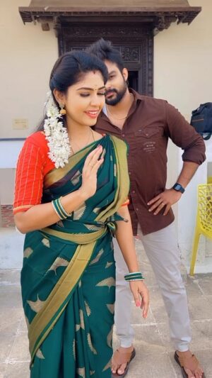 Mahesh Subramaniam Instagram - “Try out new hook steps from the movie THOOKUDURAI “ Vibing the track with Pandian store HEMA ❤️😎#reels #thookudurai #newmovie #tamilcinema #opengatepictures #kollywoodcinema #trendingreels #trendingreels #tamil #reelsinstagram