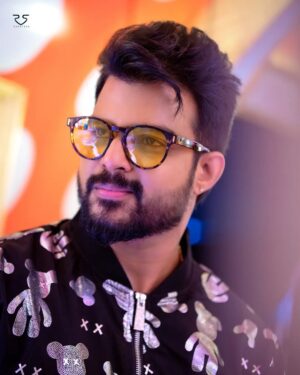 Mahesh Subramaniam Instagram - #8th annual vijay television awards🏆@vijaytelevision
.
@rs_creation_official__ 
.
Model : @mahesh.subramaniam_offl 
.
📸@ram_photographer__ 
.
Mua H @glory_makeup_artist_
.
costume design by @walking_street__official
.
.
.
.
.
 #model #love #instagood  #photooftheday #cute #fashion #model #me #happy #photography #picoftheday #usa #man #beautiful  #style #smile #follow #boys #travel #instagram  #summer #fun #cool #handsome #men #followme #fitness