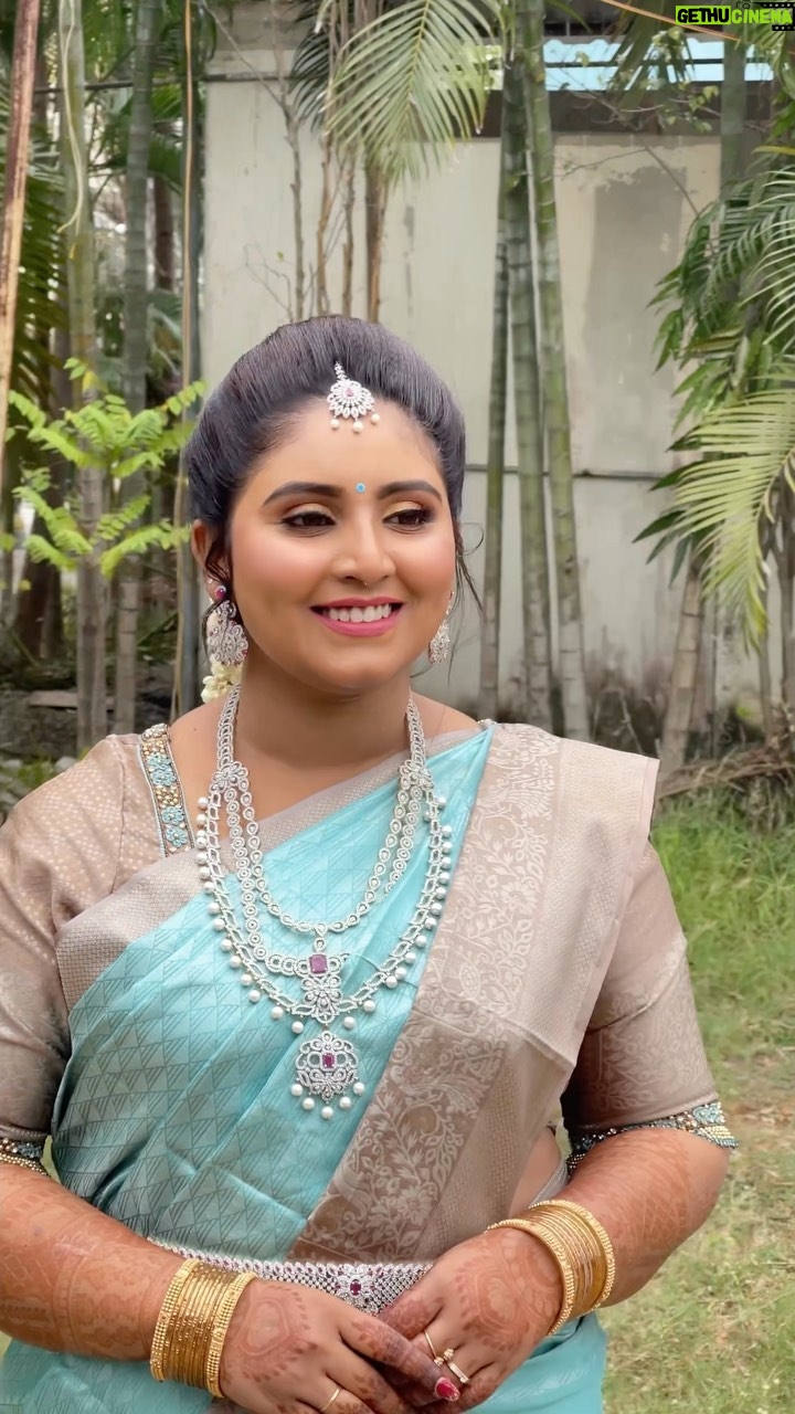 Mahesh Subramaniam - 532 Likes - Photo session atrocities of my recent bride prema
This is her Virtham look❤️ First favourite look❤️
For bridal bookings 📞 7358082220
Jwells. @rohinifashionjewellery
Mehandi @bridesofsherin
Photographer @gk_.photography._
#bride #wedding #bridetobe
#meticulousmakeoversbyramya #meticulousmakeover #ramyaselvarajan #bridalbookingsareope