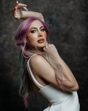 Mahi Masegosa Instagram - De las fotografías más lindas que tengo! Hechas en @numenstudiogrx  por @numenweddings y @valquiria_musas , y súper linda maquillada por @rousemary_makeup 💖💖💖 
En mi Granada querida ! Fue un día increíble del que salieron fotos súper lindas 💖