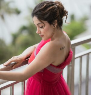 Mahima Nambiar Instagram - 💕

Wearing : @t.and.msignature 
Makeup & hair : @rizwan_themakeupboy 
Photography: @_harikumar._