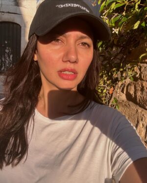 Mahira Khan Instagram - Constant total amazement 🍒