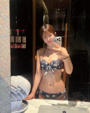 Mai Ishioka Instagram - #サ活 🫶

水風呂苦手な私だけどサウナの中に水風呂があって入れました👼
あと金額お手頃なのうれしい🥰

🧖‍♀️ @kudochi_sauna

あと関係ないけど
スマホケースの中にドラゴンズのステッカー入れたの♡🐨
