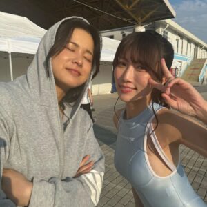 Makoto Sanada Instagram - 遅ればせながら、5月のプール撮影会の様子をYouTubeにアップしております〜

板野優花ちゃんにも登場していただきました！！ @yuka_itano  ありがとうございます🥹✨

たくさん観てねー！