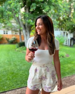 Actress Malia White HD Instagram Photos and Wallpapers August 2024