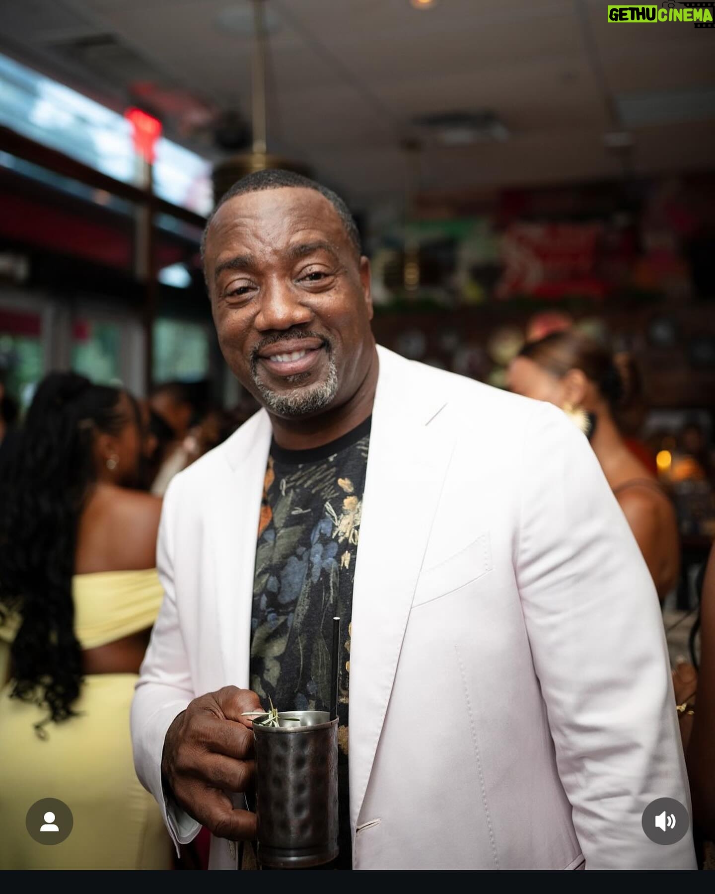 Malik Yoba - 1.6K Likes - Because we need some smiles in our timelines too….and just make sure you #Vote 💙 Our Democrazy depends on it !