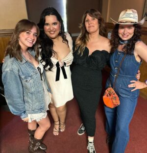 Malin Åkerman Instagram - Wrap party @coyotejoes Ain’t nothin’ more special than a honkey tonk night with the best people ✨🤠 @rebecca_p_cutter @ktqlowes @chrissymetz @brittanysnow @may_cobb @starz #thehuntingwives #thatsawrap #party