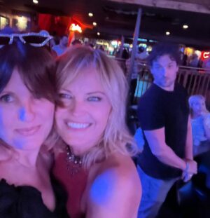 Malin Åkerman Instagram - Wrap party @coyotejoes Ain’t nothin’ more special than a honkey tonk night with the best people ✨🤠 @rebecca_p_cutter @ktqlowes @chrissymetz @brittanysnow @may_cobb @starz #thehuntingwives #thatsawrap #party