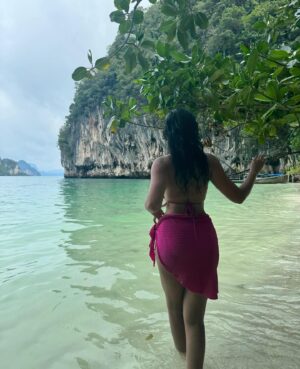 Malina Instagram - Beach waves , tan lines and happiness 🏖️

#throwback #throwbackthursday  #beach #vacay #beachlifestyle #happiness #love #life