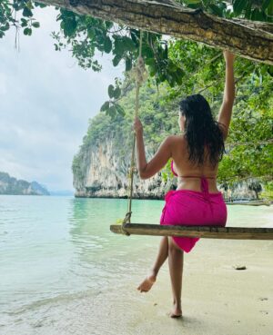 Malina Instagram - Beach waves , tan lines and happiness 🏖️

#throwback #throwbackthursday  #beach #vacay #beachlifestyle #happiness #love #life