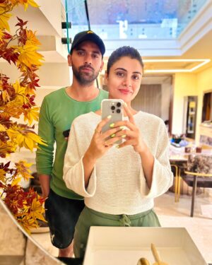 Malti Chahar Instagram - Happy birthday to you brother😘 and Happy Sibling Anniversary to us! ❤️32 years of togetherness😄

#happybirthday #happysiblinganniversary