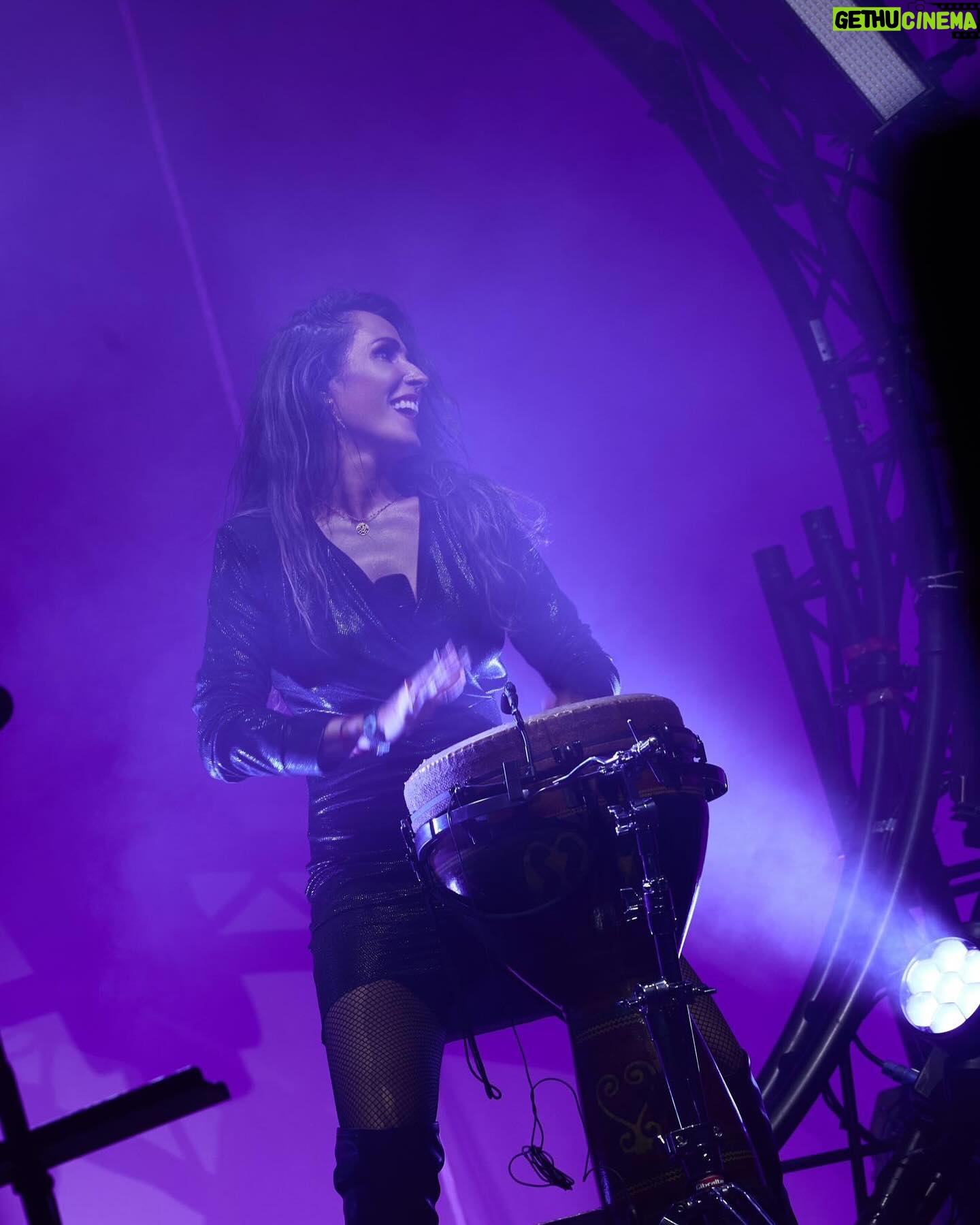 Malú - 21.5K Likes - Pineda de Mar!!!! Compartir con vosotros siempre es increíble!!! Gracias por esa energía… por una noche brutal q me llevo en el corazón!!! Gracias! Gracias! Graciaaaaaas!!!!! 🤟🏼🤟🏼🤟🏼