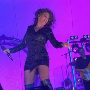 Malú Instagram - Pineda de Mar!!!! Compartir con vosotros siempre es increíble!!! Gracias por esa energía… por una noche brutal q me llevo en el corazón!!! Gracias! Gracias! Graciaaaaaas!!!!! 🤟🏼🤟🏼🤟🏼