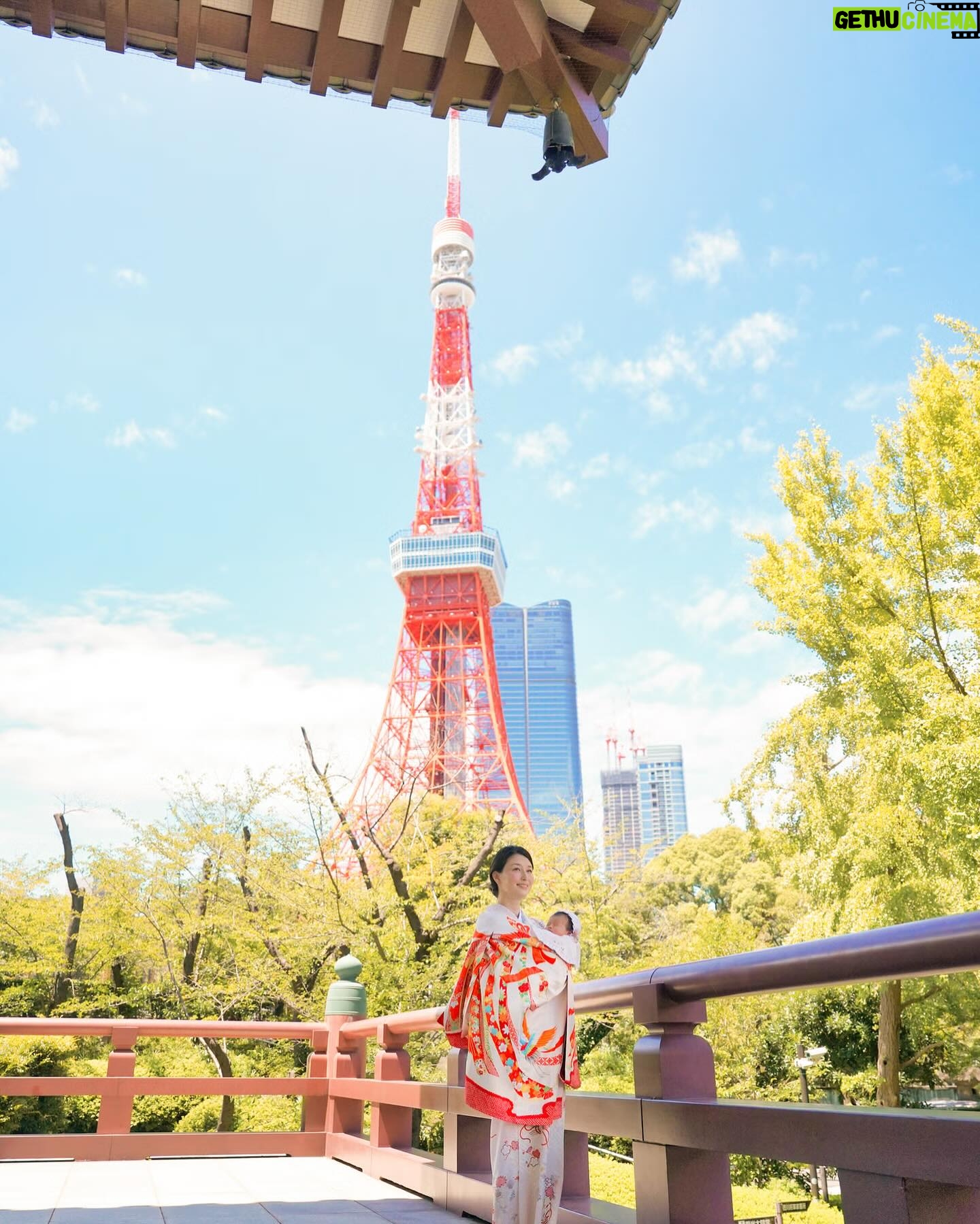 Manami Hashimoto - 12.5K Likes - お宮参り💓
この日もとても暑い日でしたが風もあって過ごしやすかったな。
産着は私が赤ちゃんの頃に祖母に作ってもらったもの。40年ぶりに実家から引っ張り出してきてもらいました🥰(よだれかけには40年前の私のよだれがついてました😅)
こんなに素敵な産着を作ってもらえて天国のおばあちゃんに感謝感謝🥹
健やかに育ちますように🥹
ご祈祷はご縁をいただいたご住職 @zyodoin にやっていただきました🥹とても貴重な時間でした(^ ^)
カメラマンさんはニューボーンフォトでもお世話なった @bebefoto2
今回もありがとうございました💓
