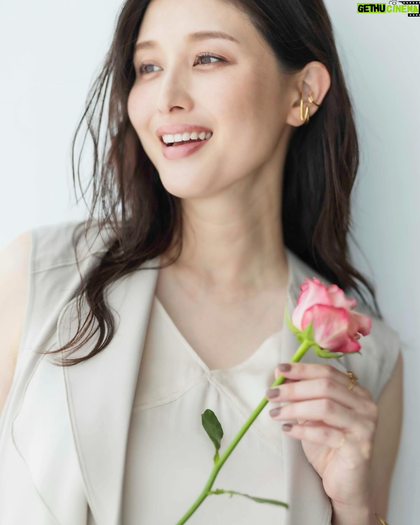 Manami Hashimoto - 6.6K Likes - 後期のたまごクラブ表紙を務めさせていただいてます🥰発売中です💓ぜひぜひご覧ください🥰
@tamahiyoinsta