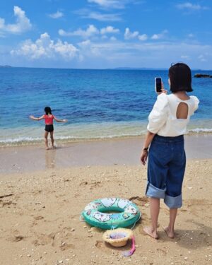 Manami Higa Instagram - 推しと過ごした夏休み🌻👙🐠🌺💄🎆

#2024
#summer
#vacation
#okinawa
