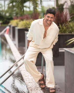 Manav Gohil Instagram - August company!

Location by @aurikamumbaiskycity 
Shot by  @deepak_das_photography @kakali_das_photography 
Styled by @krishi1606
Assisted @arbaz_deewan_007
Outfit @ghuridesign 
Make up : @parekh.sanjay13 
Staff : @vishwkarma3080