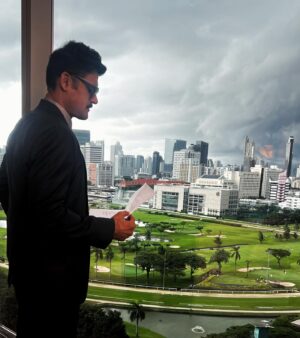 Manav Gohil Instagram - Brewing up a storm! 

#bts #bangkok #film #canvas