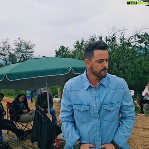 Mané de la Parra - 2.8K Likes - Y que me entra el buen animo en el trabajo grabando @miamorsintiempo animo !! #television #humor #telenovelas #parati #baile