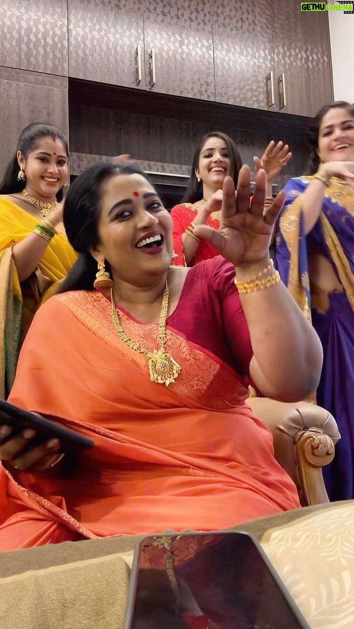 Manju Pathrose - 6K Likes - Edak vannit poya @prasanthkumarp_official ine aarenkilum kando🤭