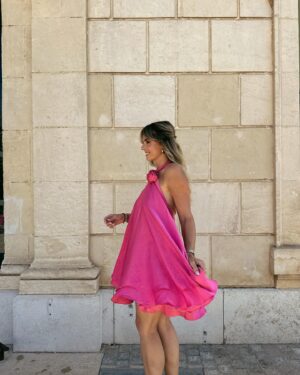 Manon Quadratus Instagram - Voilà mon look pour le mariage civil de ma sœur jumelle, j’ai encore du mal à réaliser qu’ @anaisquadratus est mariée 🥹 

Viva le sposi @thomasmezza7 & @anaisquadratus 💒🤍 

La dernière vidéo c’est du grand moi ptdr, il fallait bien que j’en fasse une 😂 

#ootd #ootdfashion #look #lookoftheday #mariage #