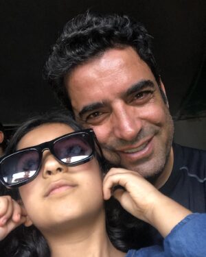 Manouchehr Hadi Instagram - به دست تو دادم، دل پریشانم، دگر چه خواهی؟
گوشگله پیدر
همه من💕
