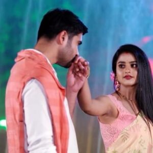 Manshi Pal Instagram - ଆପଣଙ୍କ ପାଇଁ ଛୋଟିଆ ଉପହାର ମୋ ଜୀବନସାଥୀର ଟାଇଟଲ୍ ଗୀତ ଶୁଣନ୍ତୁ  ଆଉ କେମିତି ଲାଗିଲା ଆପଣଙ୍କ ମତାମତ ଦିଅନ୍ତୁ...

ଦେଖନ୍ତୁ “ମୋ ଜୀବନସାଥୀ”
ସୋମ-ଶନି 8:00PM କେବଳ Star କିରଣରେ 

#StarKiran #MoJibanSathi