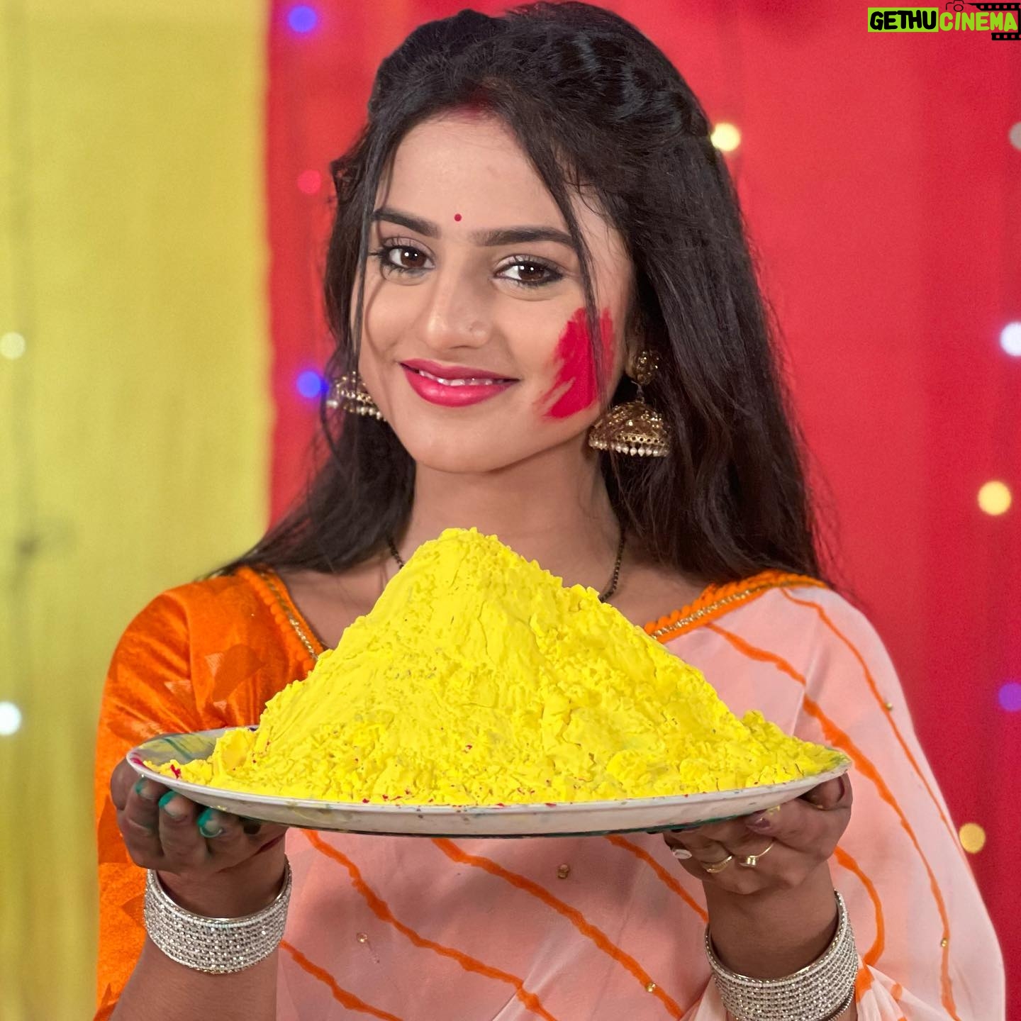 Manshi Pal - 1.6K Likes - Yellow -the colour knowledge and learning ,symbolising happiness,meditation and peace 🟡🟡🟡🟡🟡🟡 happy holi