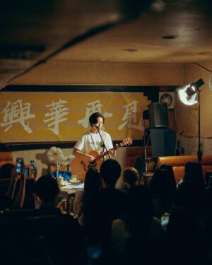 Manson Cheung Instagram - ☕️

有些風景
就是要完全相信，才能看見

有些地方
即使會不再存在，也要記得

@hing_wah_1978 

紀錄 @adelie_mhw 
光影 @hardy_yan