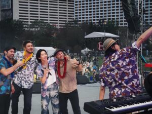 Manson Cheung Instagram - Truly grateful to have met @justinkawikayoung , Ehan and Paul. I’m honoured to share stage with you and seeing you live, your music heals ✨ 🤙🏻 Thank you @ccchoice for bringing us together.

Mahalo for your warm remind, that we can live happier, if we focus on what we have, but no what we don’t have in our lives. 

Shout out to dear Yvonne and ChiChung, gifted us the shirt designed by @davidshepardhawaii all the way from Hawaii!

ALOHA OE! Until we meet again 🌸

P.S. got seventh pic from dear Manliens 🪐👀

#天空草地