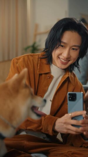 Manson Cheung Instagram - 🦊

那讓我們一起… 盡情享受生活入面嘅每一個 moment 🎶🎹 Make everyday FUN with the latest ROG Phone 8!
 
#ROGPhone8Series #ROGPhone8 #ROGHK #BeyondGaming

@asusmobile.hk