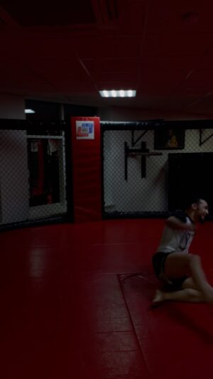 Mansur Khatuev Instagram - Готовимся показать шоу в клетке @aca_mma 
#Ца #хаъ #шун)
