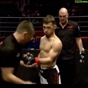 Mansur Khatuev - 2.6K Likes - Забавный случай прямо перед выходом в клетку, на турнире АСА 91!😃
Тот случай , когда катмен техничнее и шустрее тебя 😎🔝
