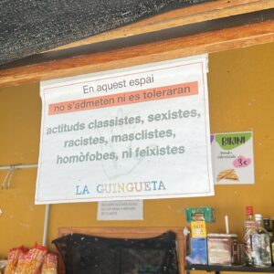 Manu Guix Instagram - Com m’agrada la Guingueta de la piscina municipal de @planoles. Per fi podem dir que al vespre estem una mica fresquets!!! Bon estiu a tothom!!