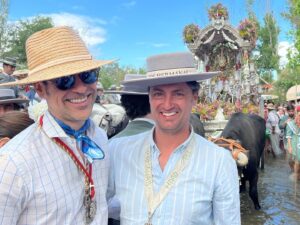 Manuel Lombo Instagram - “Vamos a cruzar el Quema, que nos espera la Virgen”. Mis compadres, mis amigos, mi familia…
#rocio2024