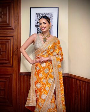 Manushi Chhillar Instagram - Orange is definitely the new black! 🧡

Stylist: @sheefajgilani 
⁠Team: @shriyaamahajann @jhanvikhatwani_