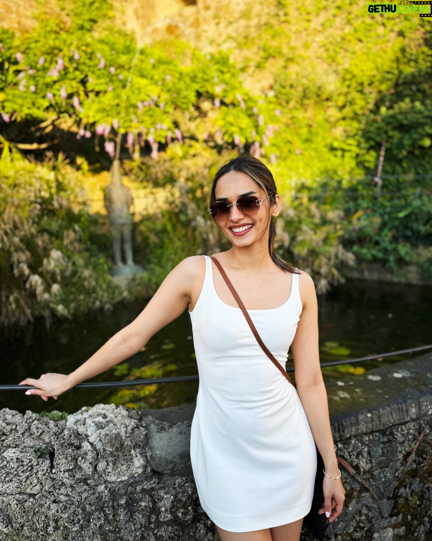 Manushi Chhillar - 258.4K Likes - Decisions, decisions, decisions… my holiday dilemma isn’t the destination, it’s which pair of sunglasses will make the trip 😭
#throwback