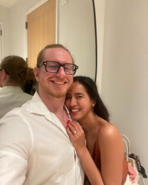 Mara Lopez Instagram - The easiest "YES" a year ago 💍 Mahal na mahal kita @thechandalier 🤍 ⁣
⁣
📷 by @craignisperos who is always a witness to special milestones in our lives 💕