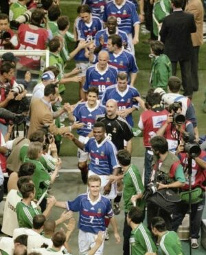 Marcel Desailly Instagram - @fifaworldcup  what else 🇫🇷❤️ @equipedefrance @fff #france 26 years is already gone  #98generation