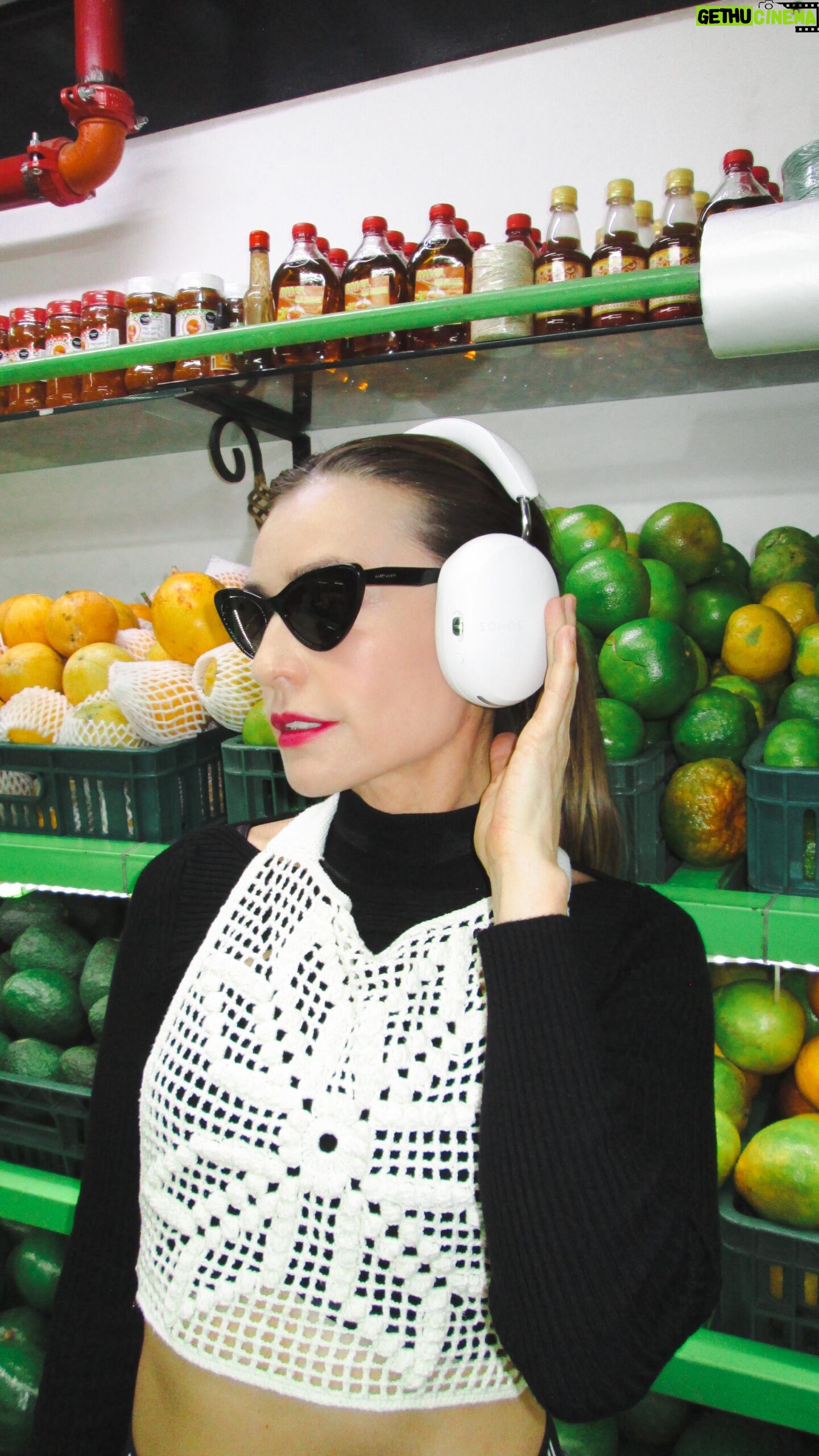 Marcela Mar - 724 Likes - La actitud lo es todo🔥 y así me voy yo a hacer mis compras a la plaza de mercado! 🍓🥭🥦🥒
La música suena mejor en mis SONOS ACE 🎶🎧
@sonos
Vídeo y edición @elafuentes__