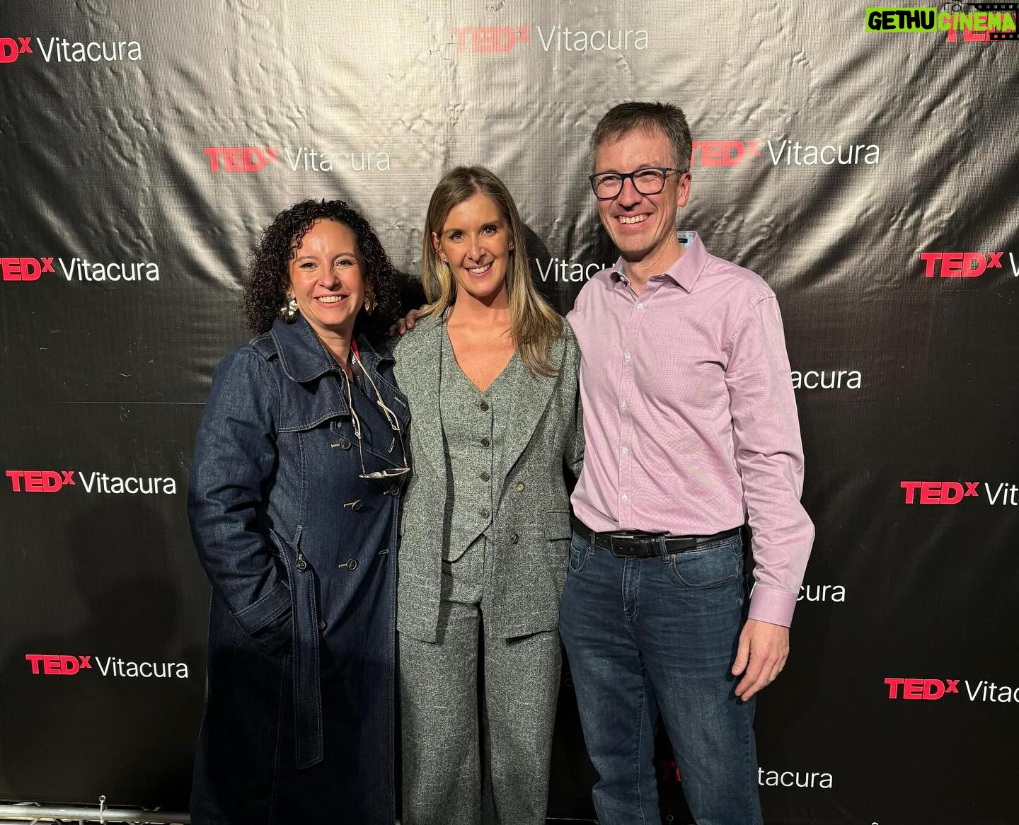 Marcela Sabat - 1.4K Likes - #TedTalk Lo que vivĆ ayer en @tedx.vitacura para @ted fue una tremenda experiencia y desafĆo personal. Llevaba muchos aƱos admirando las charlas TED, y porquĆ© no decirlo, muchas veces soƱƩ con ser una #TedSpeaker. Fueron semanas de harto trabajo para lograr cumplir con los objetivos de la marca y, para eso tuvimos a los mejores entrenadores. A los expertos en oratoria y storytelling @spinpitch.cl y @labstorylab muchĆsimas gracias por toda su entrega y profesionalismo, fueron fundamentales para llegar al corazón del āregaloā que uno debe preparar para entregar al mundo y que yo llamĆ© EFECTO EQUIDAD. Feliz ademĆ”s de haber compartido y conocido a tantas personas en este viaje de tanto aprendizaje con quienes compartĆ escenario, especialmente @franandler_tips @mane.martin.c @coachingconsofia @nanodemaria @dr.ramonkong @holaeedu @francisco.ackermann @sanchezpipe @denisse_goldfarb
Agradecer a @peterfulle y todo el equipo por toda la organización y amor que le pusieron a todo.
Gracias a mis papĆ”s por acompaƱarme y gracias al mĆ”s importante de todos, a mi Rodri por confiar en mi y apoyarme con todo y con tanto ā¤ļøā¤ļøā¤ļø.
#Gratefull