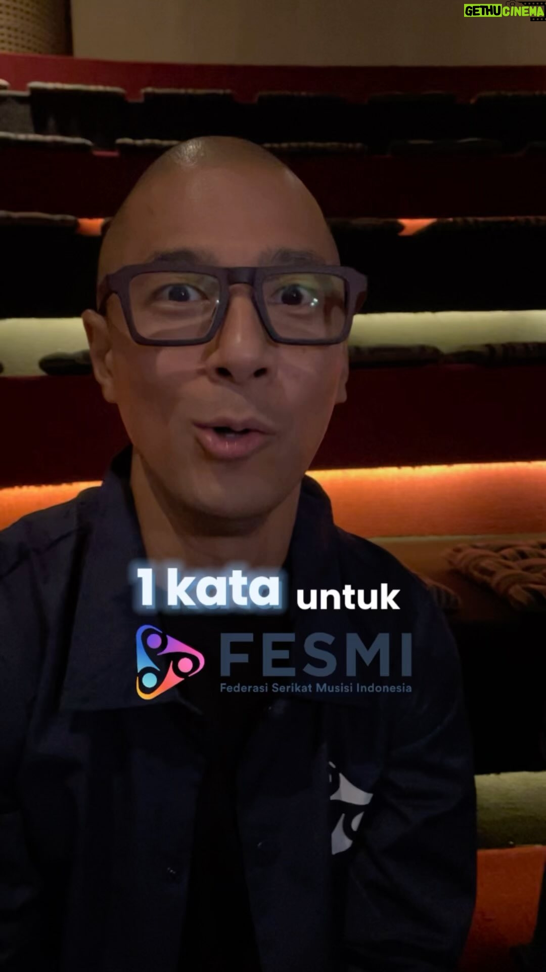Marcell Siahaan - 361 Likes - 1 kata untuk FESMI versi @marcellsiahaans @endahwidiastuti @ywpiano @febriannindyop @officialcandradarusman @kamillisme @rikoprayitno @putrisiahaan_ @reginapoetiray @ivanalidiyan @menuk.hentiasanti @cholil @mentarinovel @partohaps dan beberapa orang-orang hebat lainnya 🎶🤩🤍
1 kata untuk FESMI versi kamu apa? ((komen dibawah ya))
#FESMI #FESMIBisikBisik