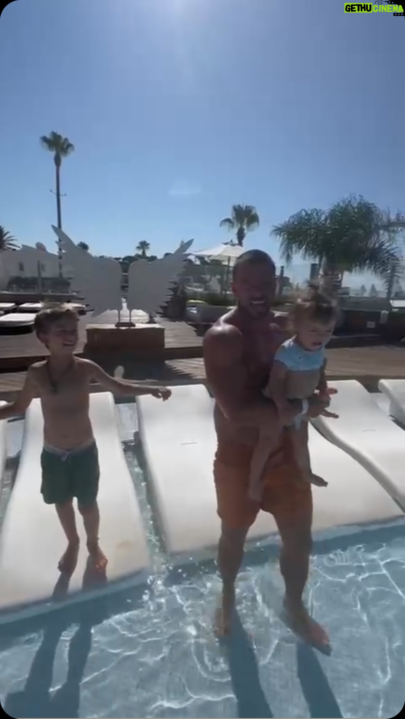 Marco Costa - 12.7K Likes - Hoje o dia é aqui! 😍🤩🌞☀️
@well.beachclub
@well.valedolobo