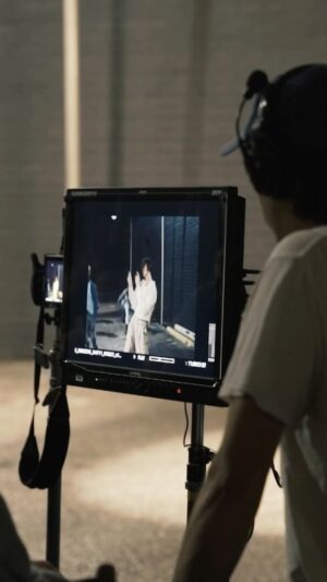 Mari Madrid Instagram - MUM I’M A POPSTAR ❗️“Grin” MV out tomorrow 😃😃😃 @keonemadrid & @_marimadrid