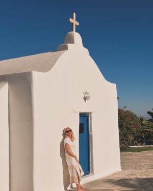 Maria Bekatorou Instagram - Έλα Απόλλωνα έλα πάρε τη λύρα αν μ’ακούς και παίξε μόνο για μένα του Αιγαίου τα μπλουζ…#blessed #thankful #summervibes #newdreams #lavieestbelle