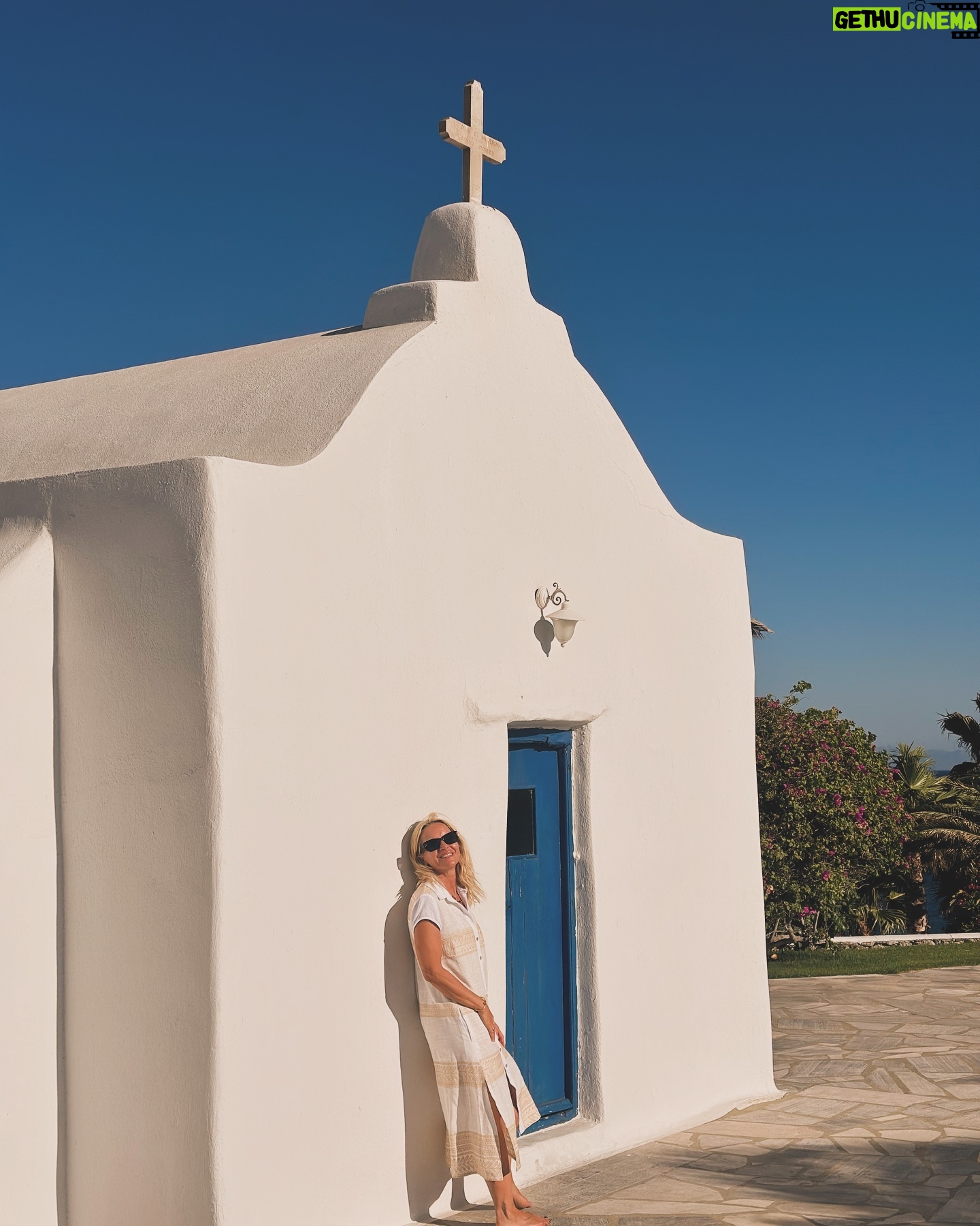 Maria Bekatorou - 10.6K Likes - Έλα Απόλλωνα έλα πάρε τη λύρα αν μ’ακούς και παίξε μόνο για μένα του Αιγαίου τα μπλουζ…#blessed #thankful #summervibes #newdreams #lavieestbelle