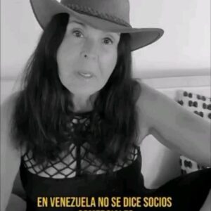 María Conchita Alonso Instagram - VIDEO Castellano/English.
❤🙏🫂

Gracias @alexcohen y @artistasporve por crear éstas capsulas uniendo a varios artistas levantando la voz por una Venezuela Libre.
🇱🇹🦜🙏
 
A partir de mañana Lunes voy a empezar a alejarme un poco de todo éste caos que me quita paz. Mi voz y corazón SIEMPRE estará del lado correcto, el de la verdad y respeto, del lado de la #Venezuela bonita, honesta y trabajadora, la que todos queremos y que HEMOS GANADO! Y por supuesto, cuando sea necesario, estaré LEVANTANDO mi voz. Pero ahora necesito concentrarme en mí, mis sueños, mi trabajo, los animalitos. #bendiciones!
👦👧🏿👱👶🏻👩🏼‍🦰🧓👩🏻👴🏼

I WILL BE away for a couple of weeks, to start with, from all this political madness that's driving me crazy and giving me anxiety.
🫂🫂
What's happening in my country is like a horrible scripted movie, but it's REAL; and what might happen here in my beloved US, (being a cuban/venezuelan its easy to see the red flags...) if more people don't wake up and unite... will be as bad... 
🇺🇲🇺🇲✝️
I'm also a proud American, and it hurts when I see people that I love being in the wrong side of the story... so, I need to get away. I need PEACE. 
It will start with two weeks in that magical place I go to, to be more in touch with my soul, angels, spirit. 
I need my everyday laughter back, my dreams, to learn how to respect, accept & forgive more those who have no clue of what's going on (ignorance...). 
It's not easy, but it can be done. #GodBless! 🙏🙏

#MariaConchita
#MariaConchitaÚnica
#MariaConchitaAlonso
#artistasporvenezuela
#nuevodiccionario
#esahora 
#hastaelfinal 
#DONOTCOMPLY!

@mariaconchitaunica 
@veefauna11