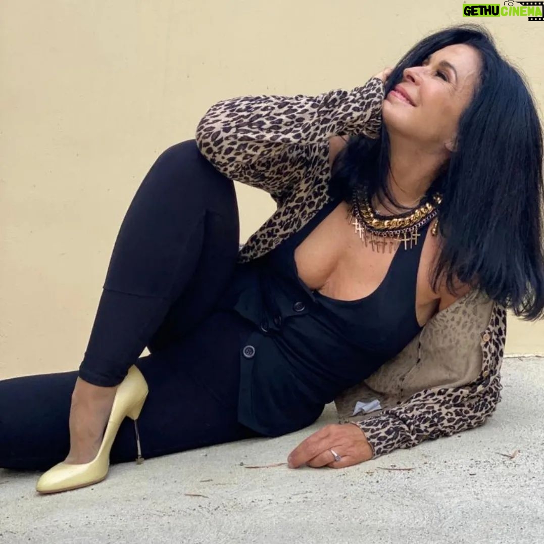 María Conchita Alonso - 6.1K Likes - Fotos de una super sesión que no sacamos.
Pictures we never used from a great photo session.
📸💃🏻
•
📿@vngjewelry
💄@enriquedivineofficial
🥂
•
#fbf
#flashback
#viernesretro
#flashbackfriday
🙂
•
#MariaConchita
#MariaConchitaÚnica
#MariaConchitaAlonso
💯%