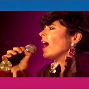 María Conchita Alonso Instagram - Video tomado de @sonografica
O Ella O Yo. 1994.

Que estén pasando un bendecido Domingo y tengan buen comienzo de semana. (Se acuerdan porqué me corté el pelo? 🙂)

One of my biggest international hit song.
Hope you are having a relax Sunday and the rest of the week will be blessed. 

#MariaConchita 
#MariaConchitaÚnica 
#MariaConchitaAlonso 
#oellaoyo 
#retro
#flashback